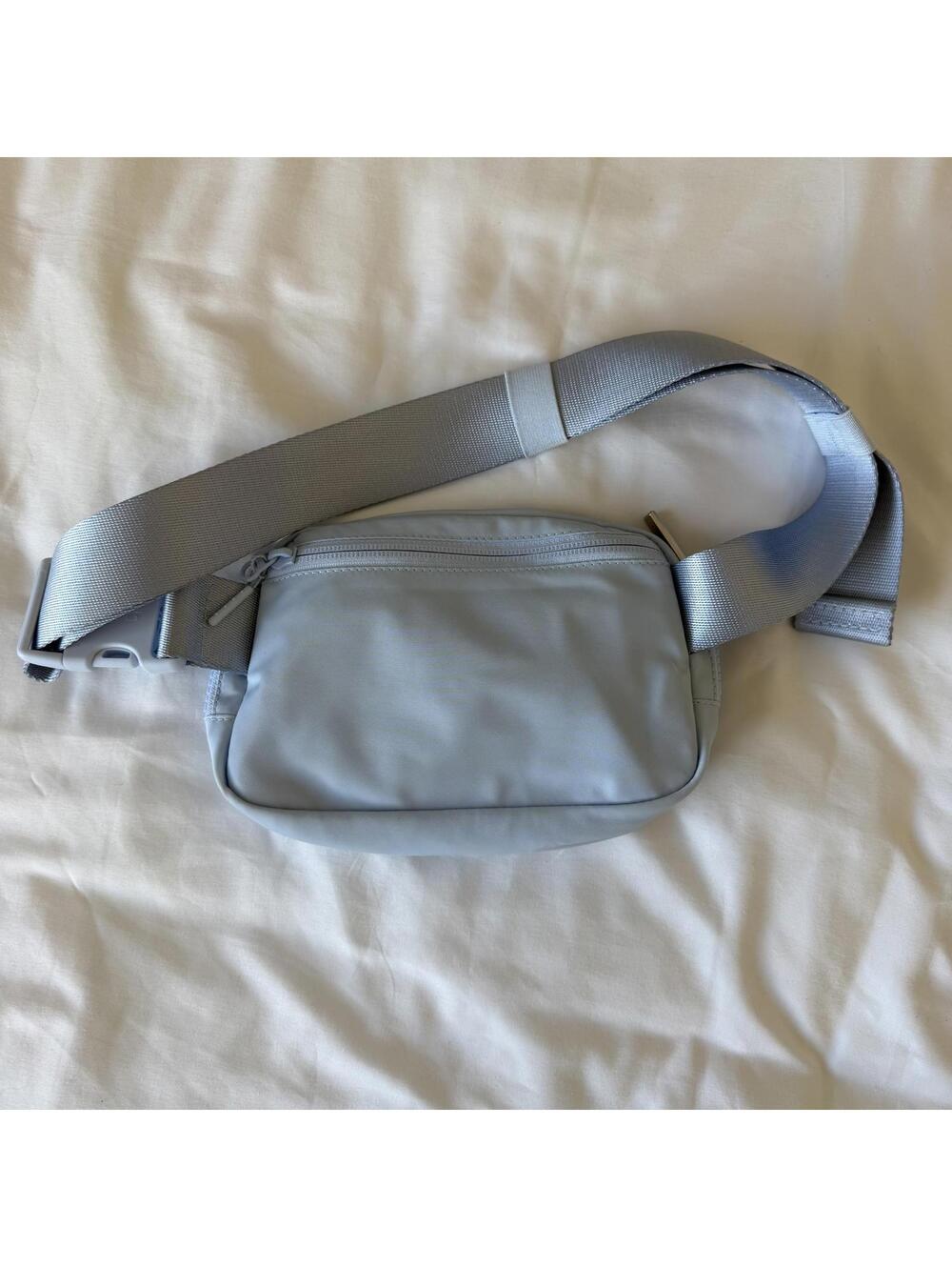 Lululemon Wear Everywhere Belt Bag - Picture 2 of 4